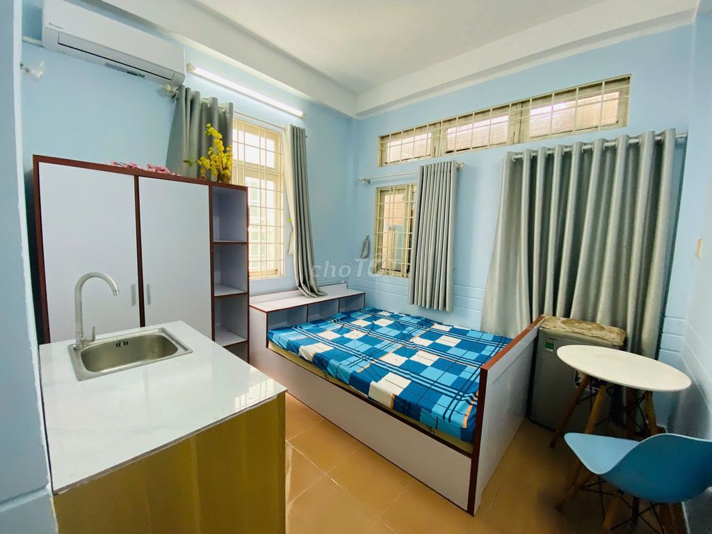 Rent room-- Near District 5, District 1-- cold machine, mini kitchen, private toilet.