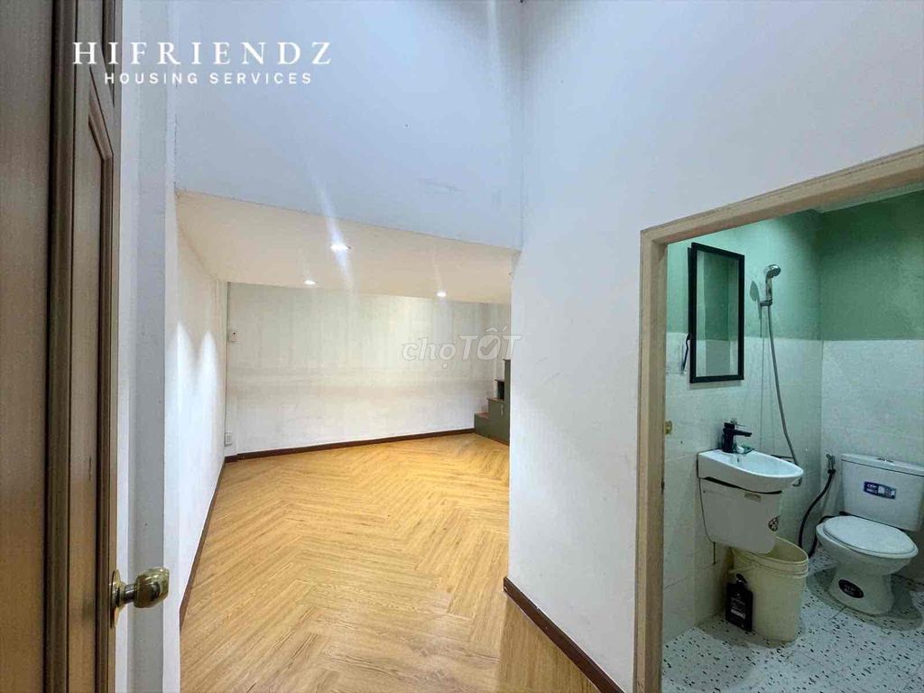 The new guard room, the new center of District 5.