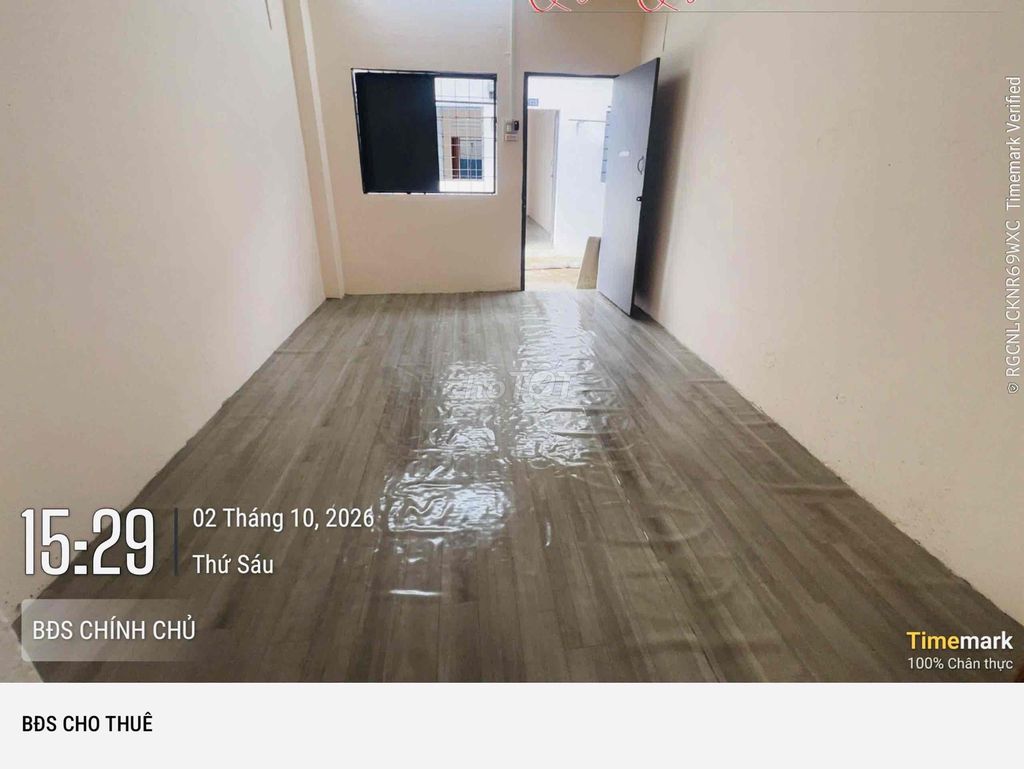 The balcony corner is clear right around the circle.
