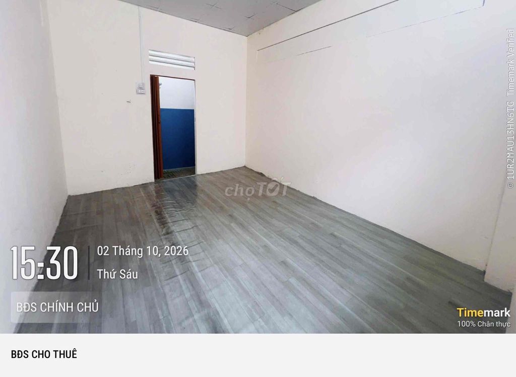 The balcony corner is clear right around the circle.