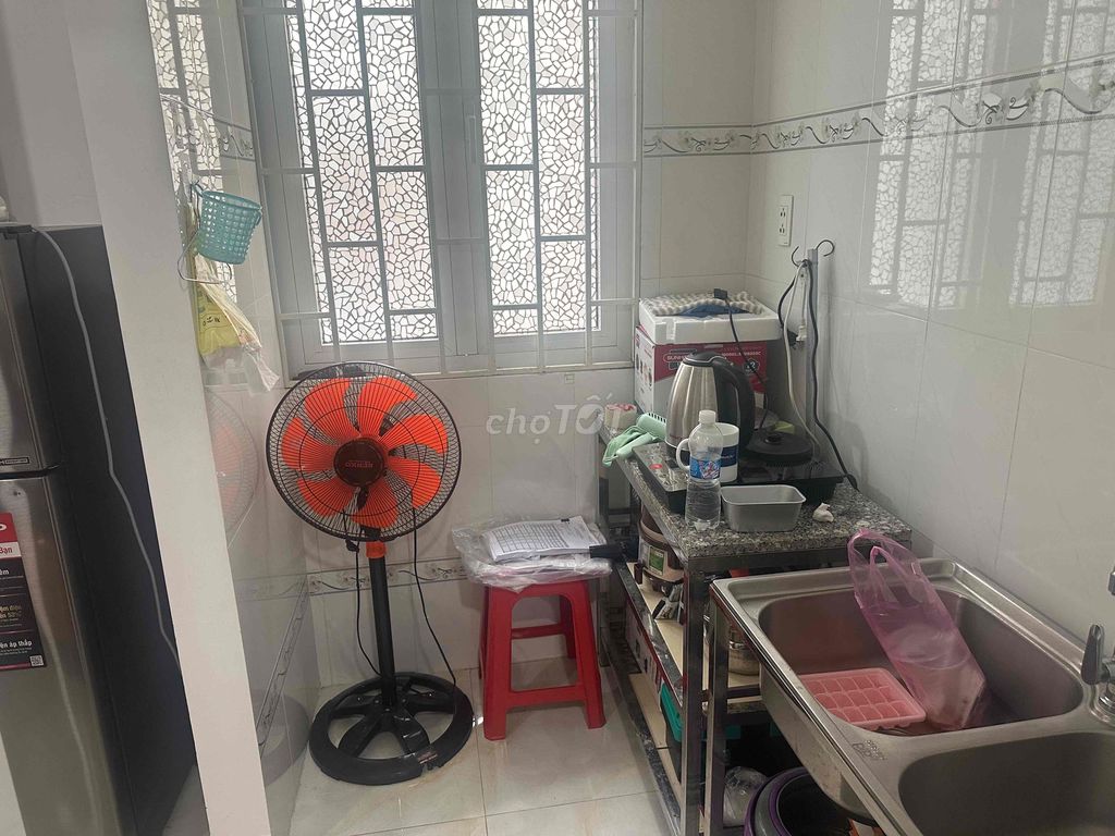 We need to find a guy who's staying in Tân Định.