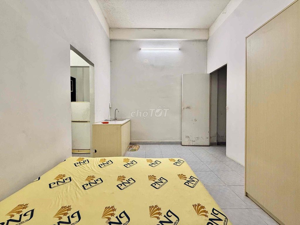 interior room - right on ground - rich fall