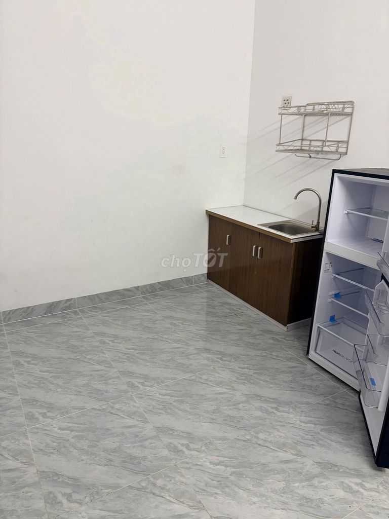 Rent room-- Huỳnh Văn Nghệ, new paint.