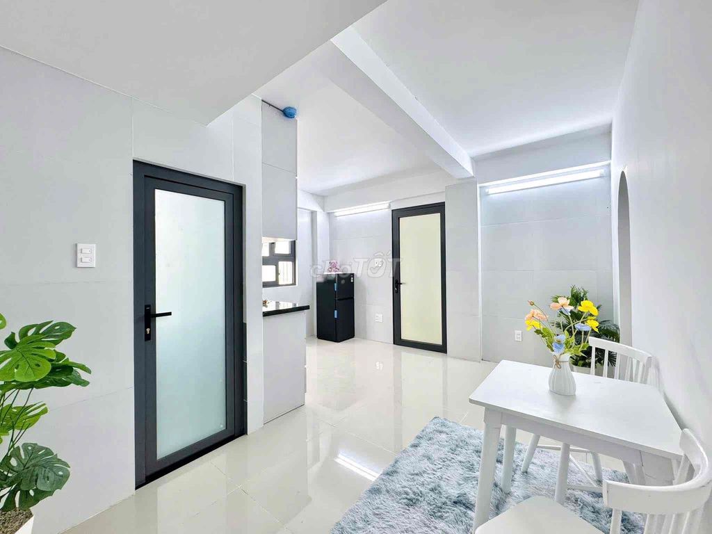 Phạm Văn Bạch Middle-Termach Service Room