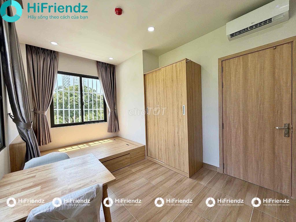 studio full interior - clear - wide - large windows