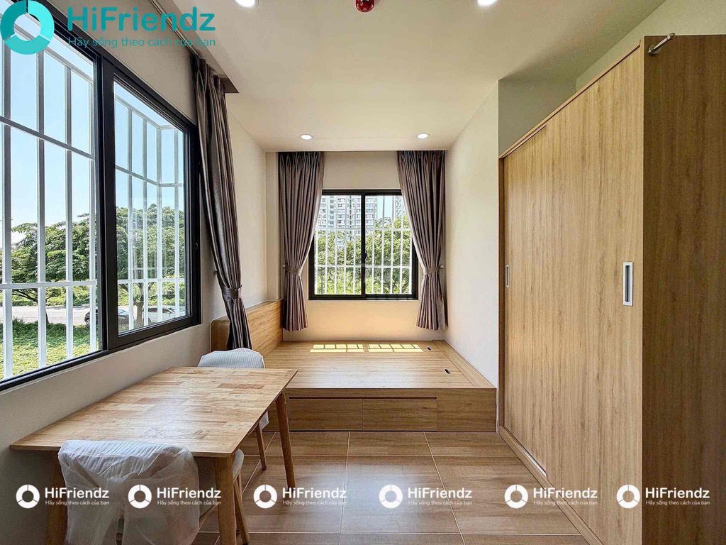 studio full interior - clear - wide - large windows