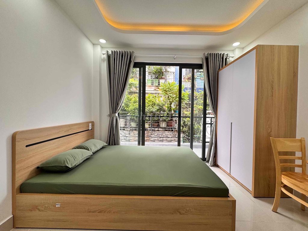 The new studio apartment, clean, warm, conquering people,