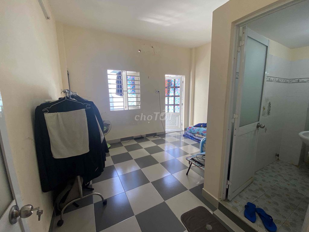 Room in the main house of District 7