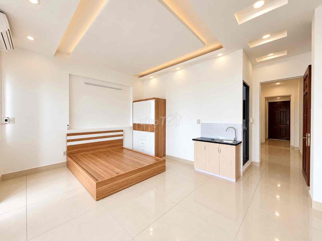 Rent a studio with a new balcony.