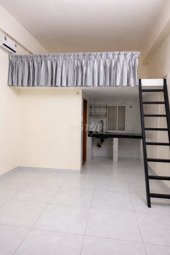 The room is so clean 28 M2 is empty! It's ready! C1, Tân Bình district