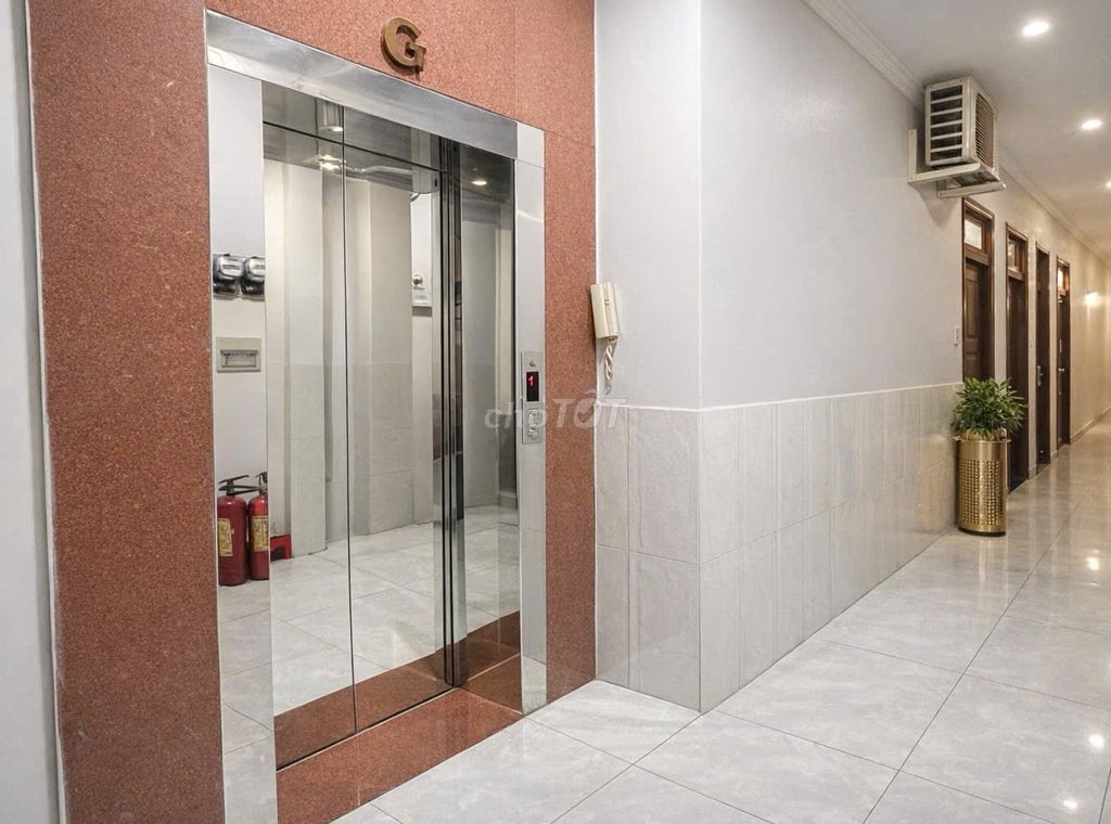 The room is so clean 28 M2 is empty! It's ready! C1, Tân Bình district
