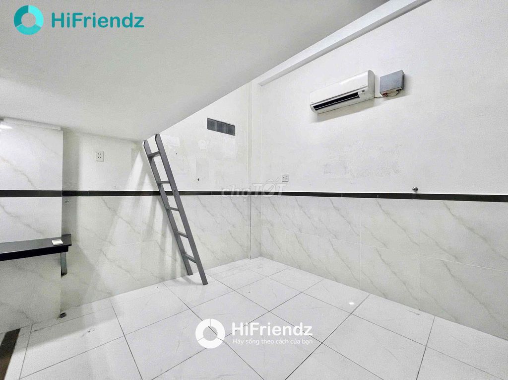 Rent a cheap motel - ready air-air elevator - close to fourth quarter