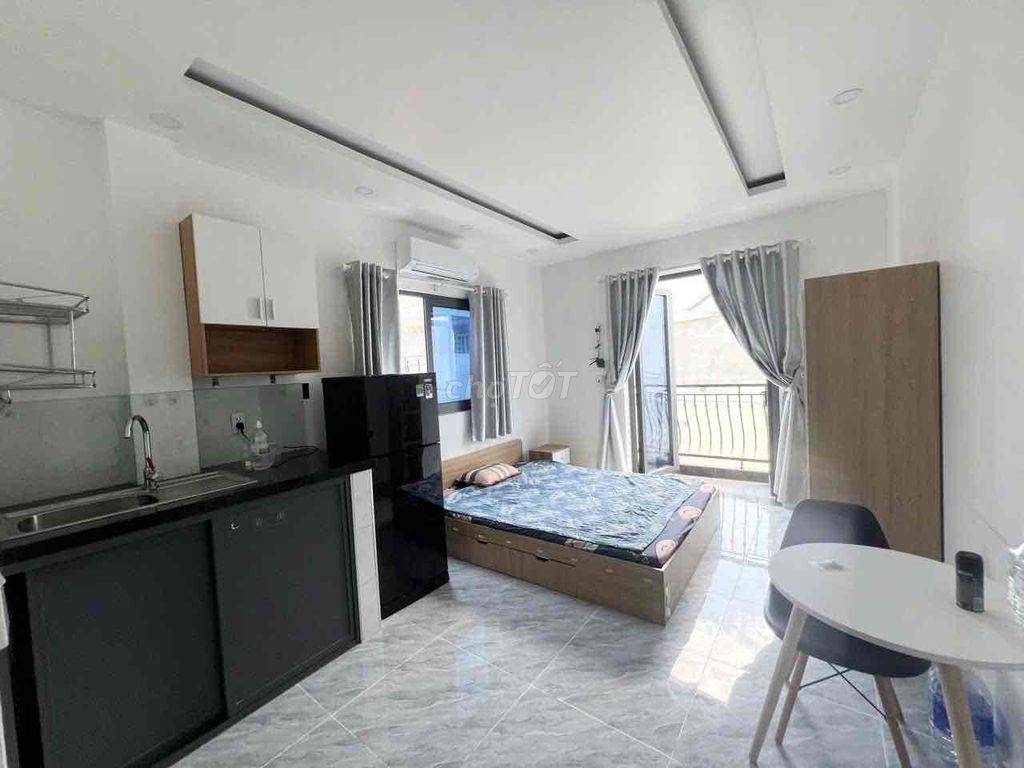 Rent a balcony studio near 6 Gò Vấp.