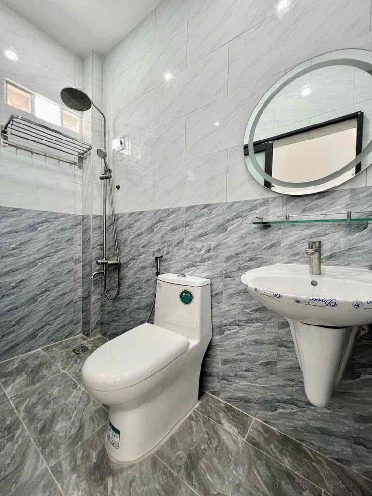 Rent a balcony studio near 6 Gò Vấp.
