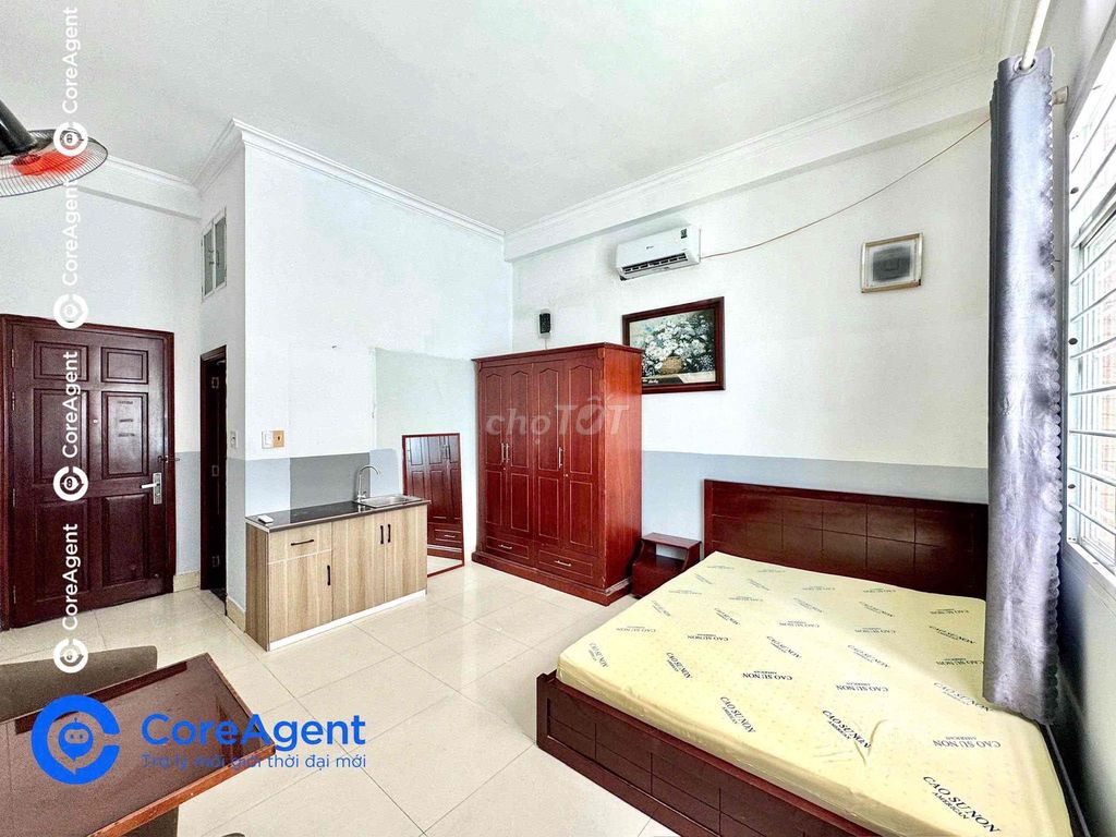 Rent the Seven Kingdoms Hall near Sen's Queen - University of Tân Phú Constitution