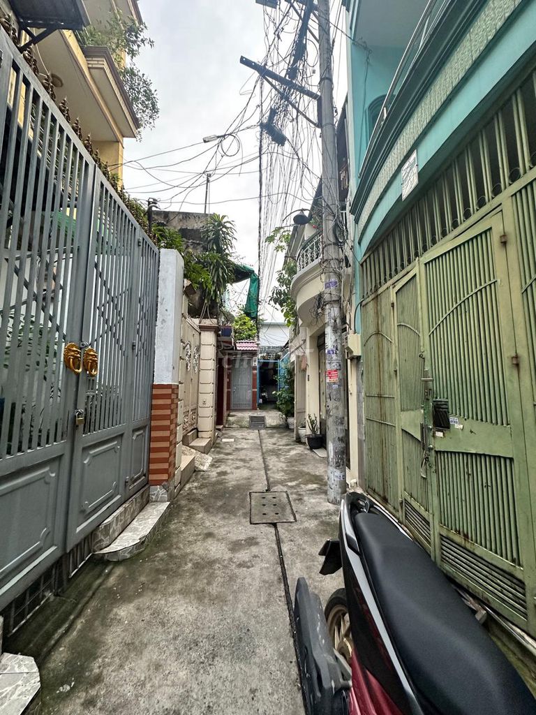 Rent Bình Thạnh against District 1-- Main.
