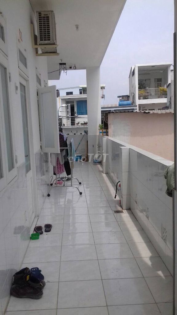 Very clear, 6-foot guard, balcony, window- 457 Huỳnh Tấn Phát District 7