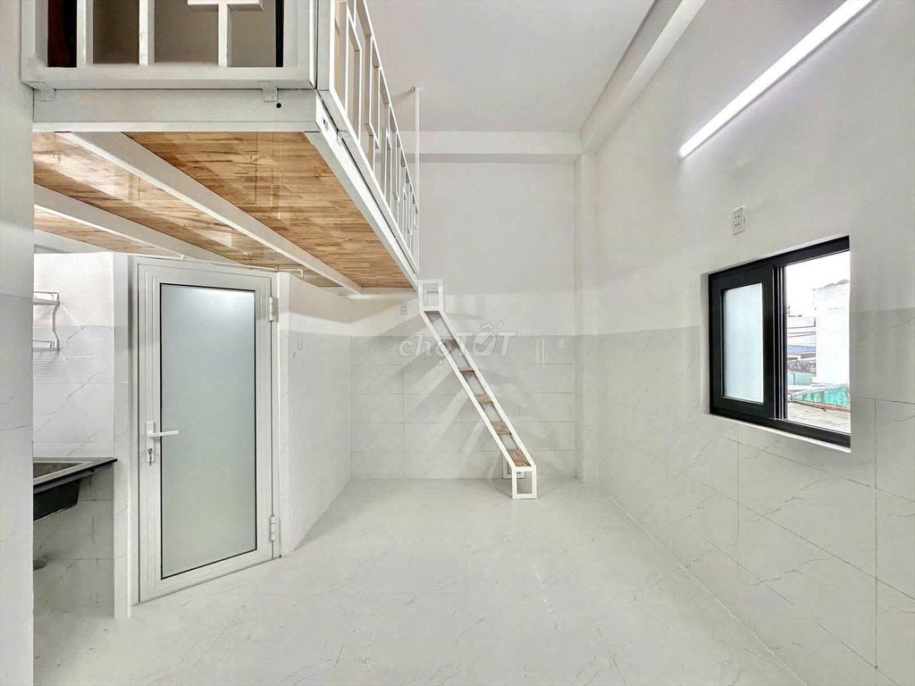 Open the new motel building. It's 3 million a month. - It's air conditioning.
