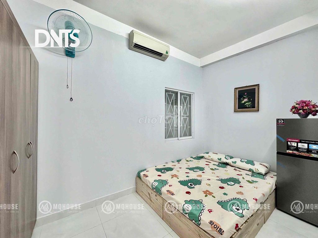 The inside room is Phú Nhuận.