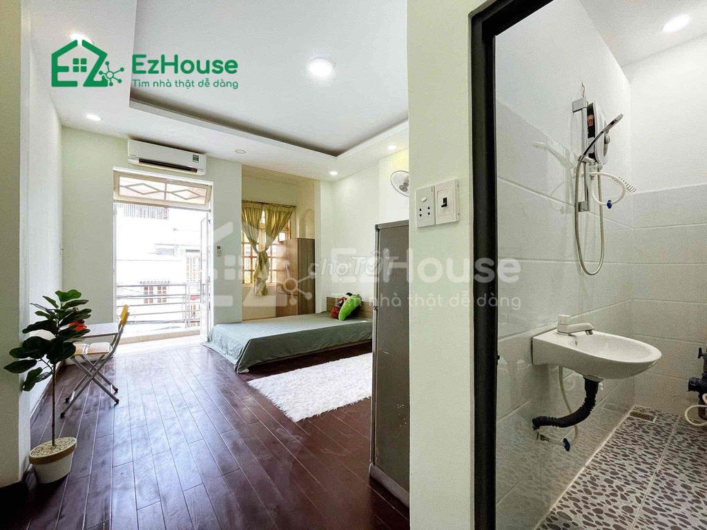 Rent the full interior studio with the free bancol car near the car, fighting