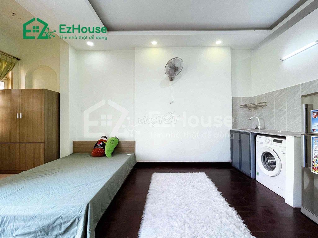 Rent the full interior studio with the free bancol car near the car, fighting
