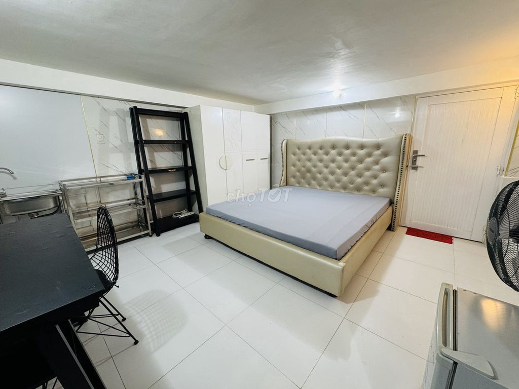 The top room is a full Điện Biên Phủ interior right over here.