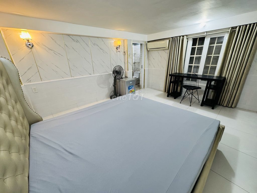 The top room is a full Điện Biên Phủ interior right over here.