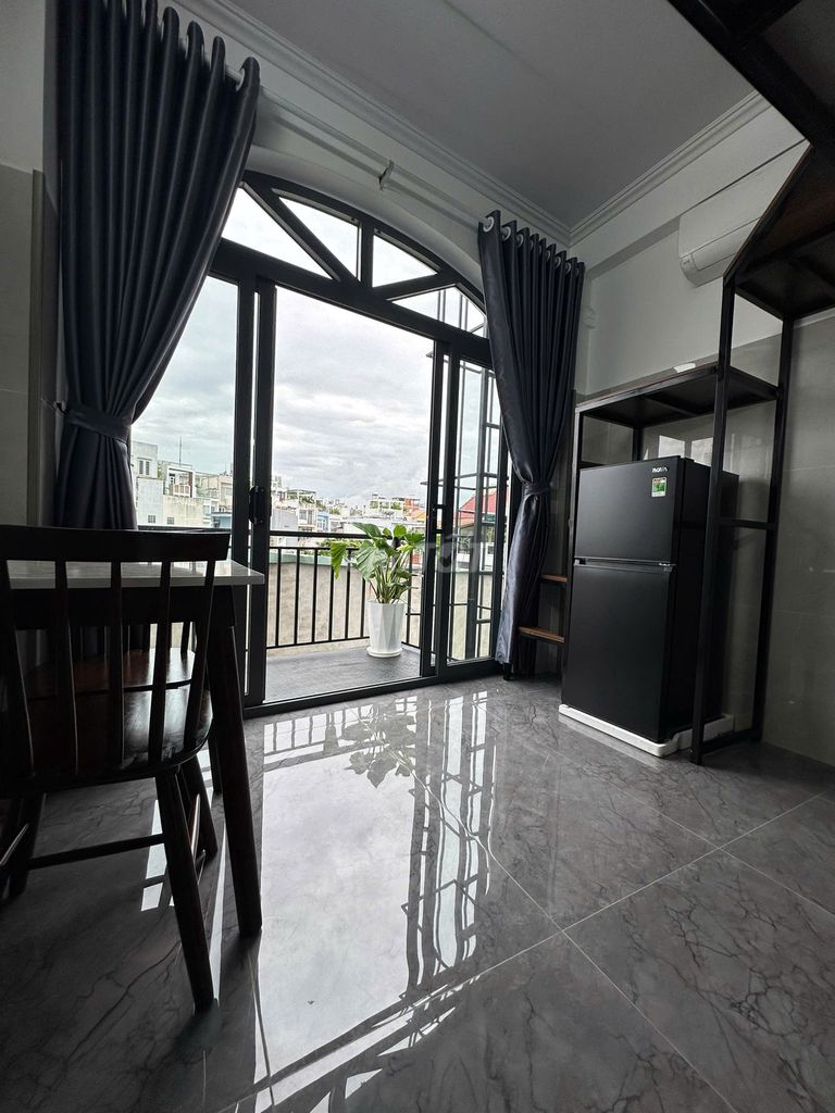 We'll rent a room for the super-beautiful balcony on Boon Ting Two.