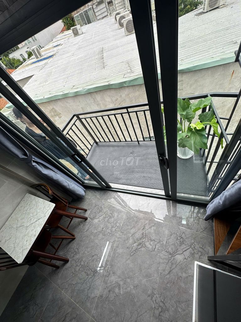 We'll rent a room for the super-beautiful balcony on Boon Ting Two.
