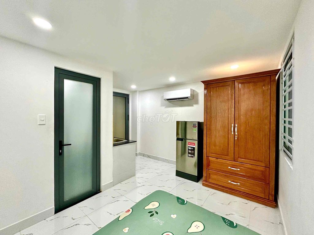 Security Room, Đào Duy Anh Phú Nhuận.