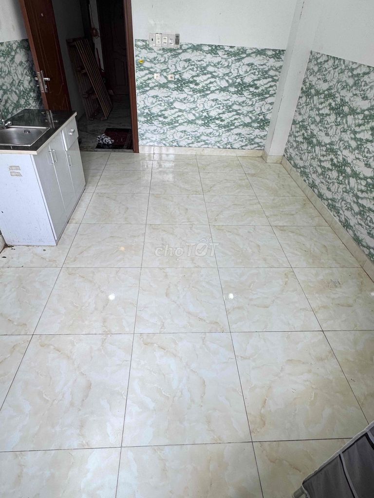 Rooms - air conditioning, closets, elevator shelves