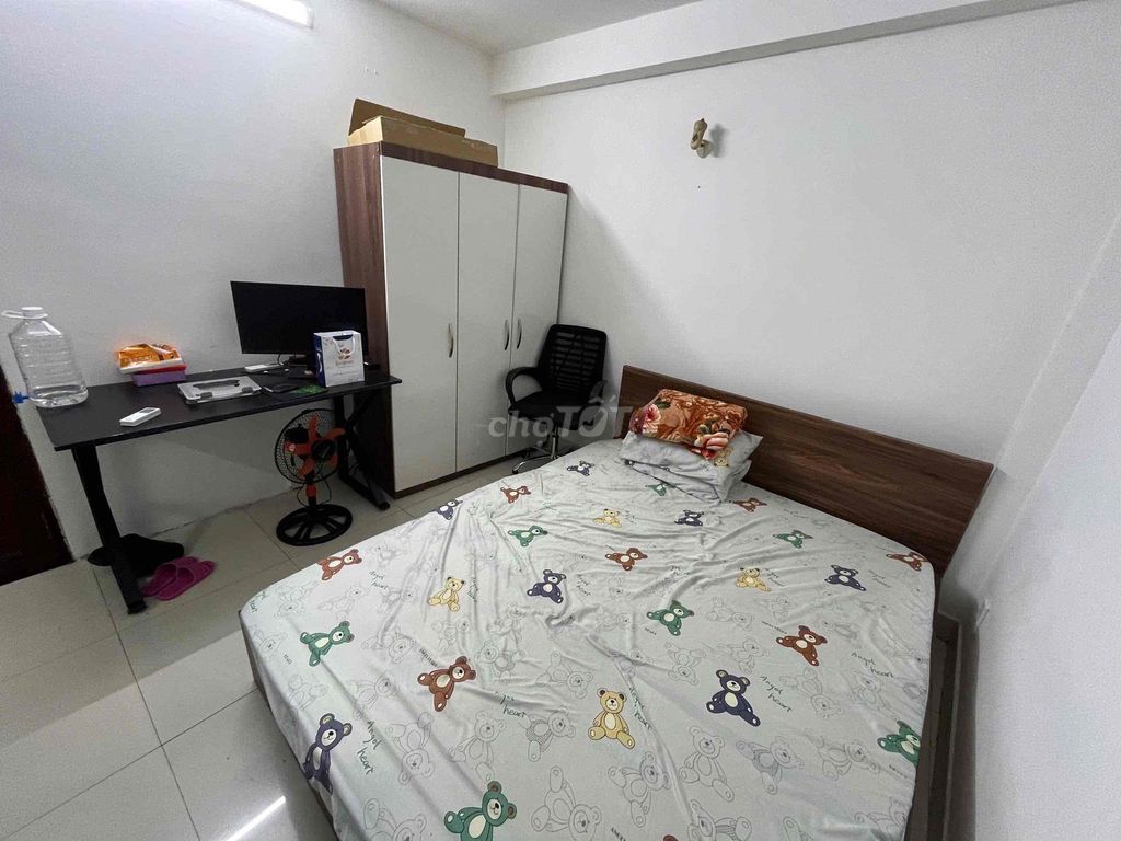 Rent Studios at 7th Fourth of July, full interior, free car