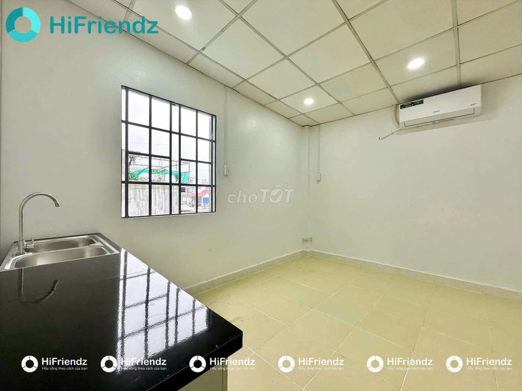 The full interior-door open-up studio - permanent support