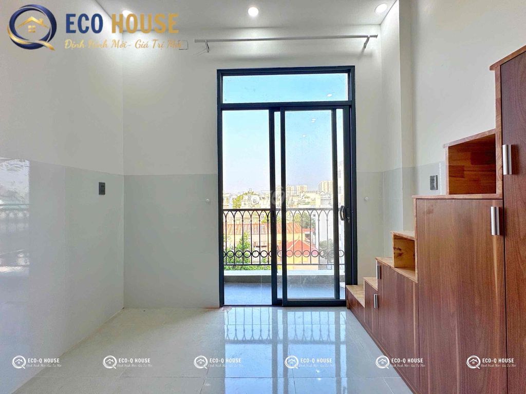 The service apartment has a cool, personal balcony in Lê Văn Quới - 4.8.