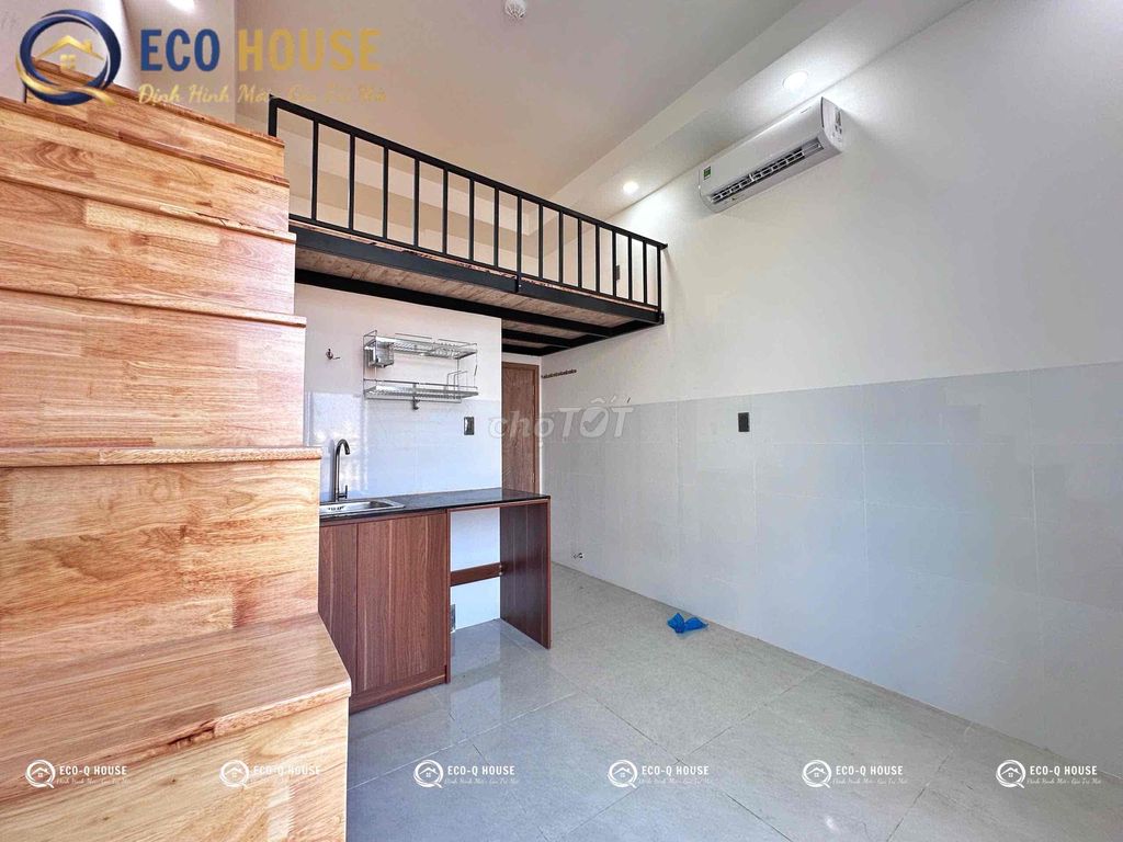 The service apartment has a cool, personal balcony in Lê Văn Quới - 4.8.