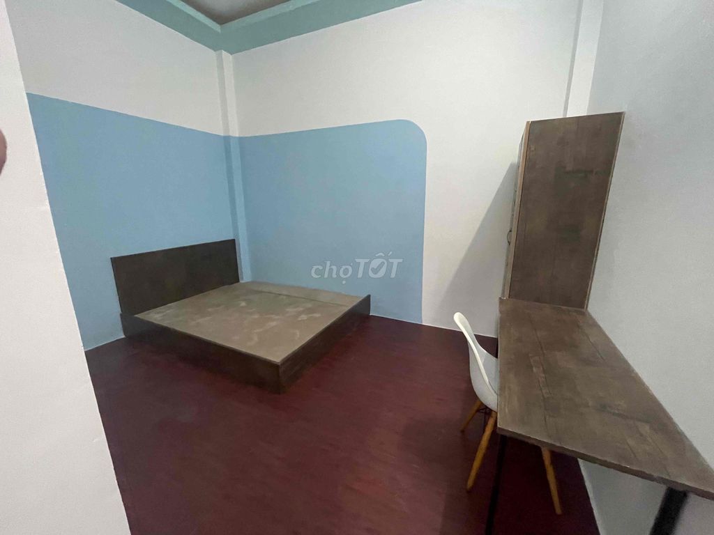 Room one, room one. Đinh Bộ Lĩnh clean.