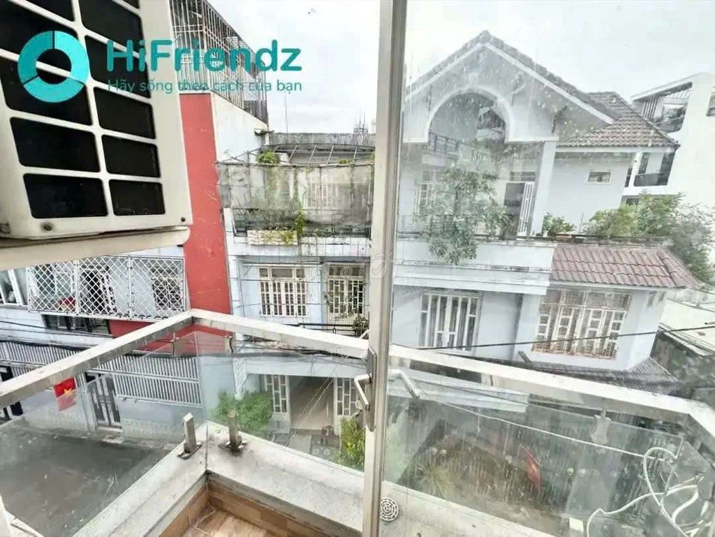 The balcony-- right into the social worker college, Trung Mỹ Tây.
