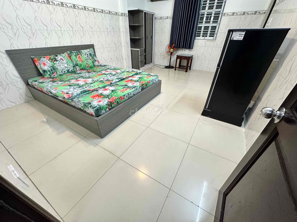 Rent an apartment full of furniture, elevators, windows, oof, next to bhx