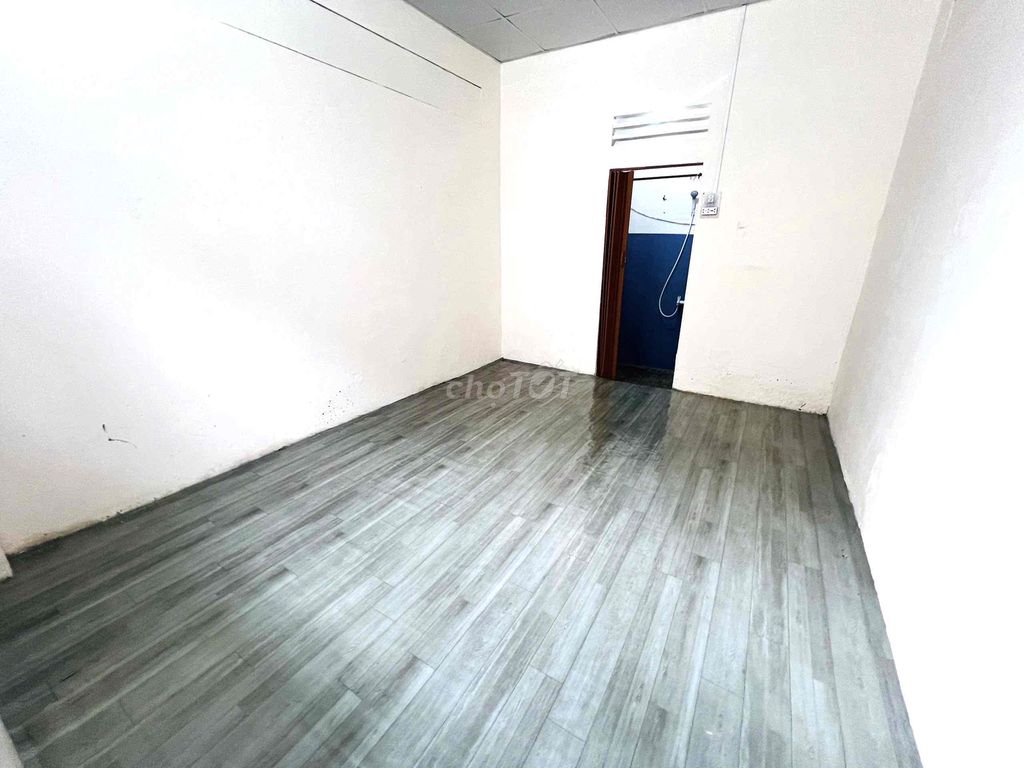 The corner of the balcony is open. Trần Đại Nghĩa near An Lạc, bt