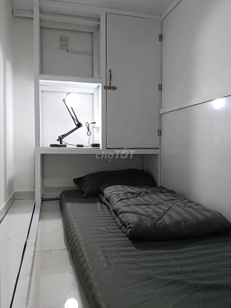 sleepbox senior district 10 full interior, private lock only 1 million8 packages