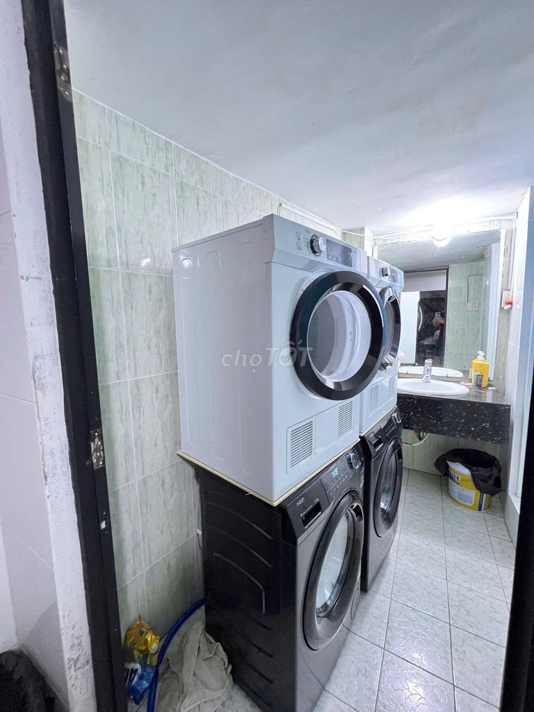 sleepbox senior district 10 full interior, private lock only 1 million8 packages