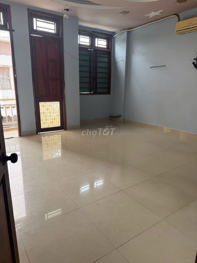 Rent a 30mm security hotel near VinQ9, University of Fpt, hutech cnc