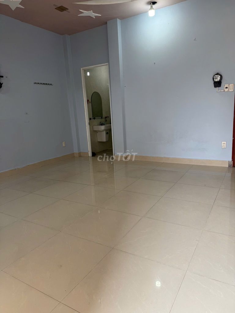 Rent a 30mm security hotel near VinQ9, University of Fpt, hutech cnc