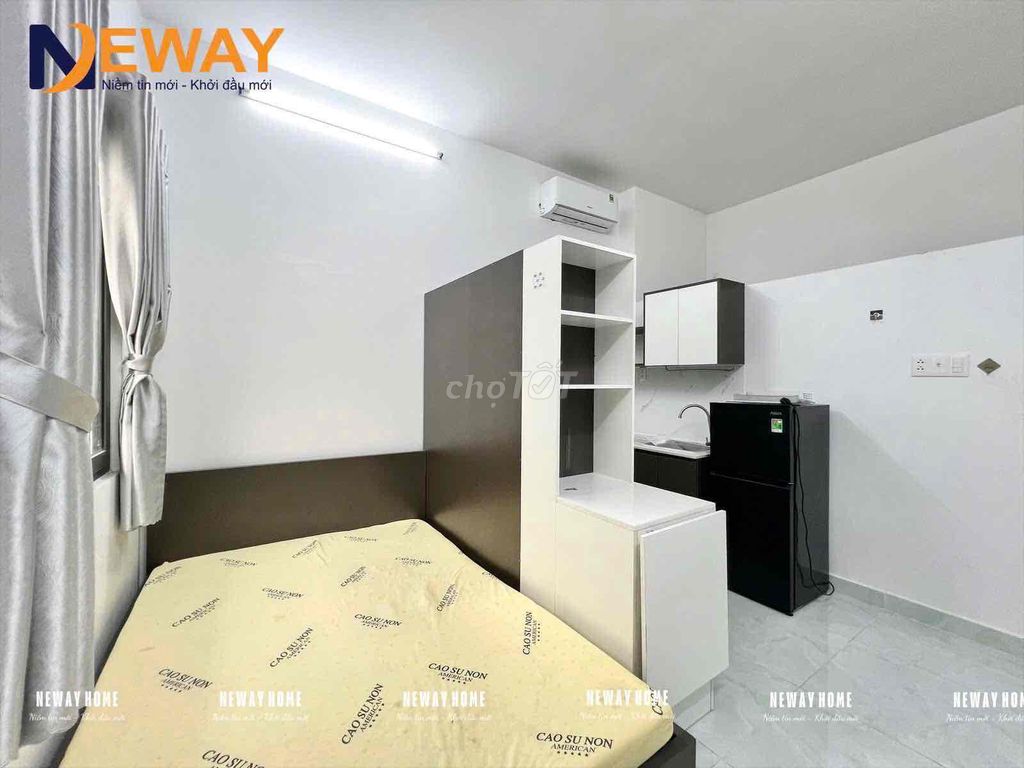 Rent a full interior with open windows near the Y-line bridge