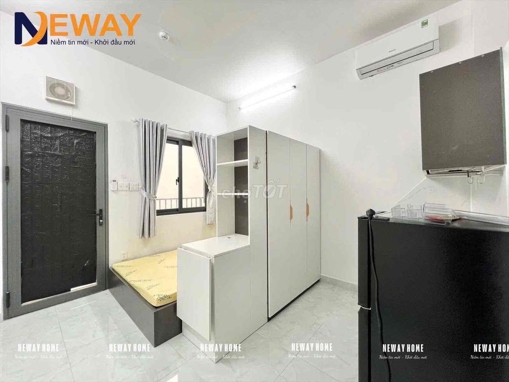 Rent a full interior with open windows near the Y-line bridge