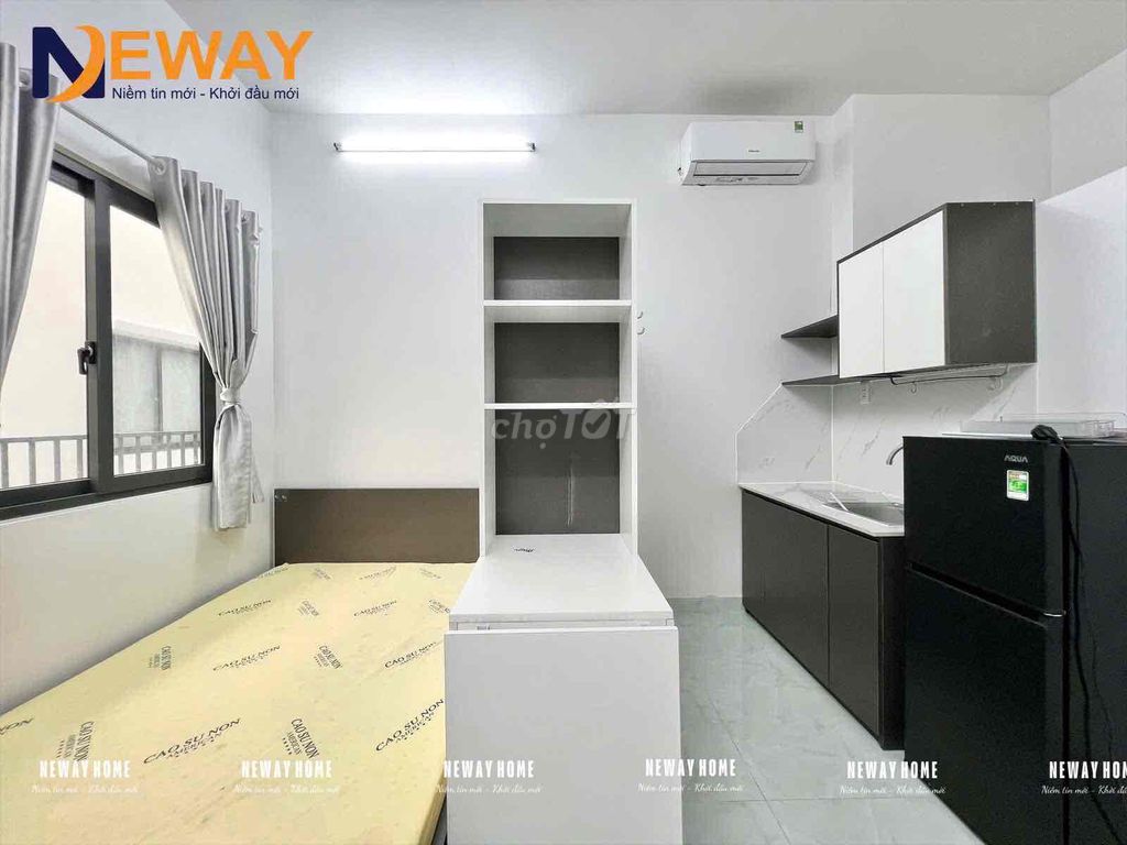 Rent a full interior with open windows near the Y-line bridge