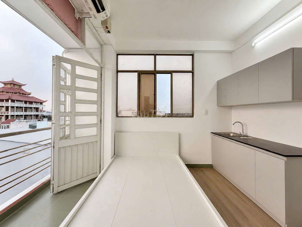 window balcony - full new furniture - plan to fall four fours