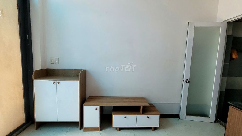 It's the owner of the ground house. There's a 45-22-22-Nguyên Hồng.