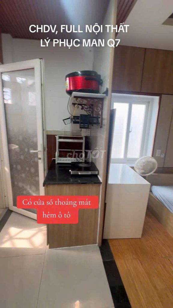 The apartment service house ful interior as in the open window Lý Phục Man car alley