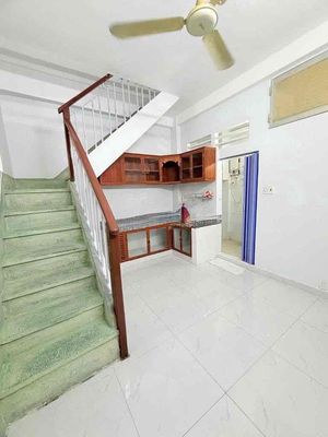 4 M 181/ LHN District 10 Areas: 4.3 mx18 mm ground 2 floors st